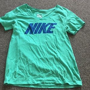 Nike T-shirt